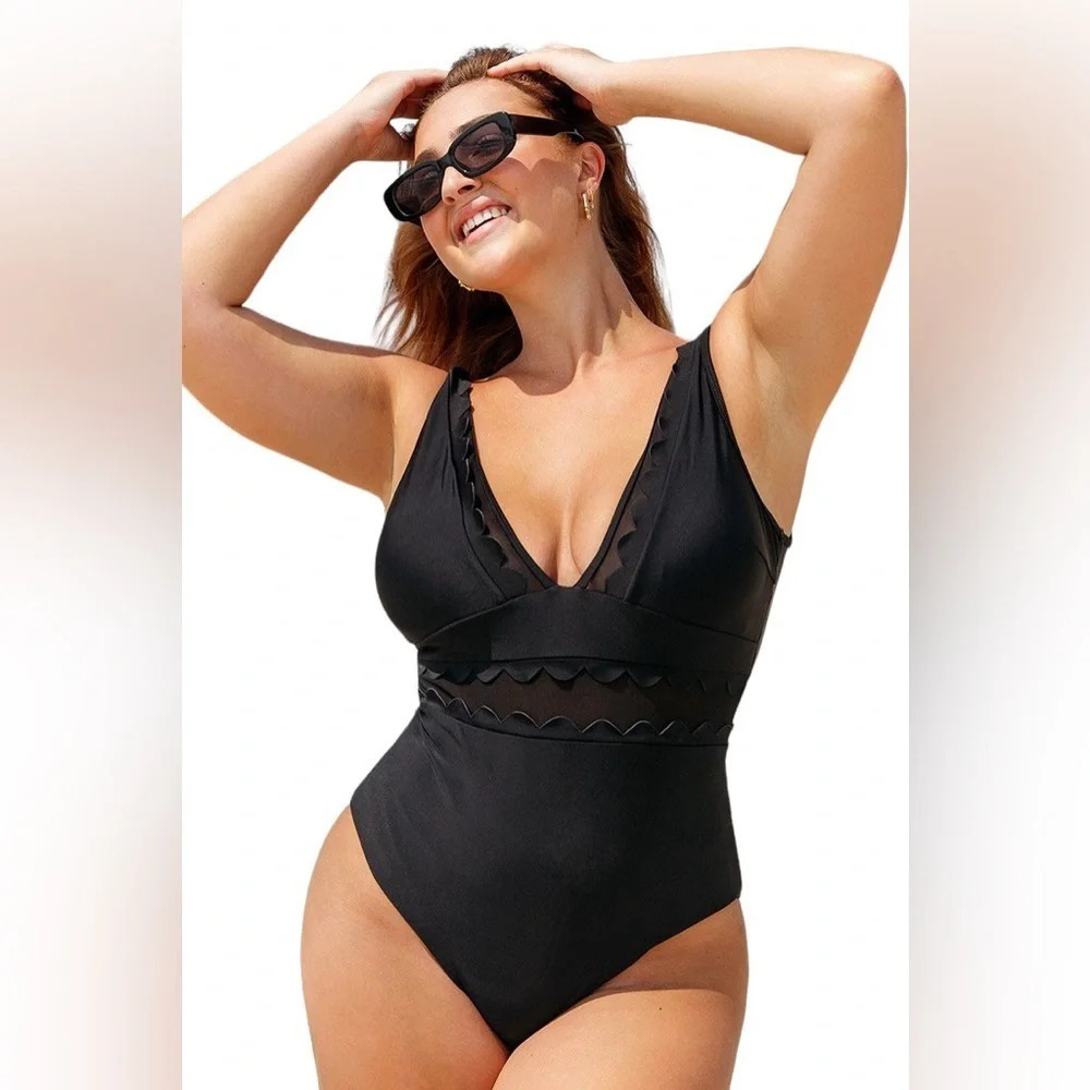 CupShe Solid Black V-Neck One Piece Swimsuit Scalloped Wide Straps Size 1X Pad